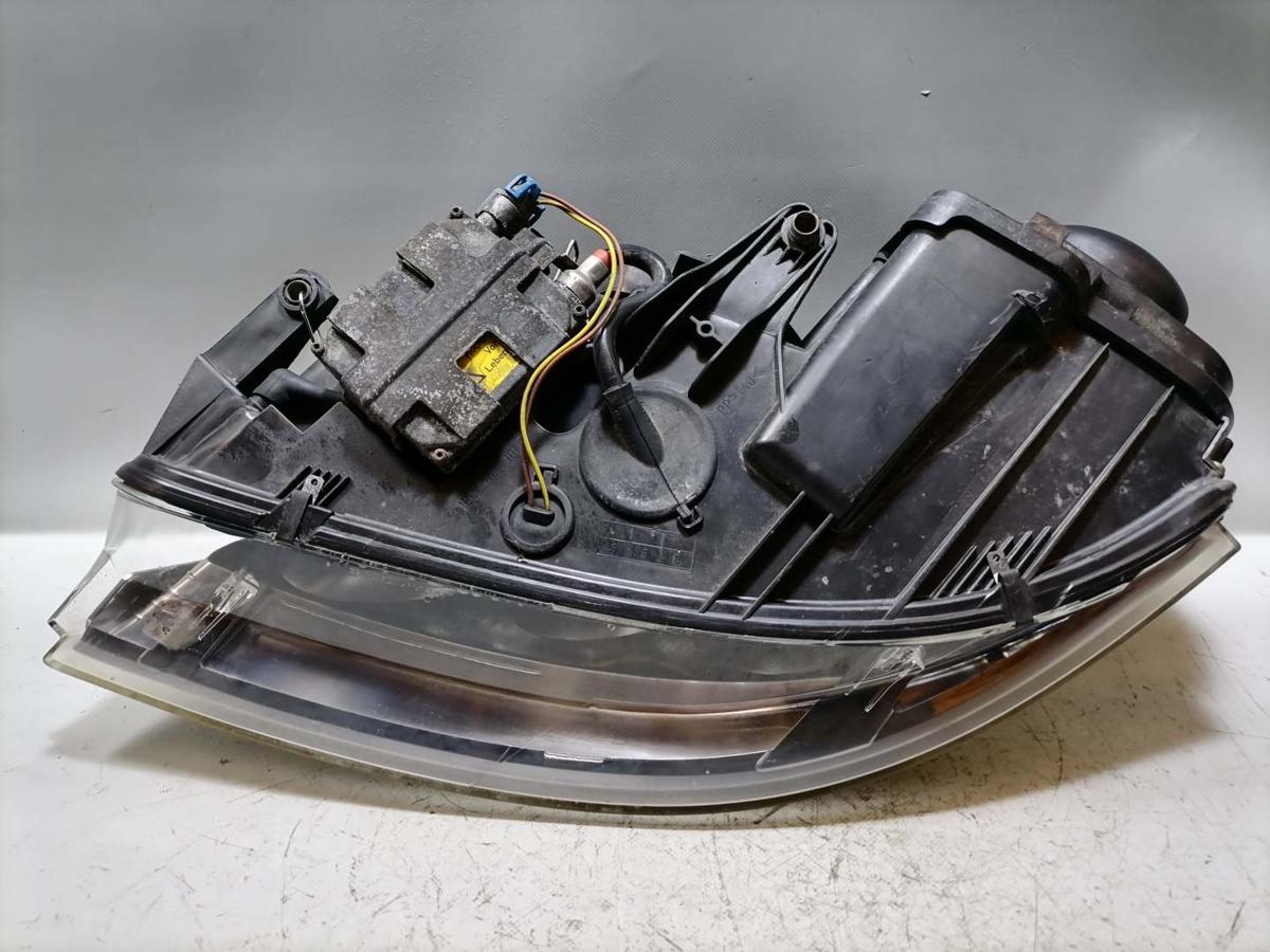 VW Passat 3BG original Xenonscheinwerfer vorn rechts leicht vergilbt Bj.2005